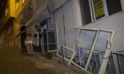 Çakmak Gazı Bomba Gi̇bi̇ Patladı, Pencereyi̇ Yeri̇nden Söktü