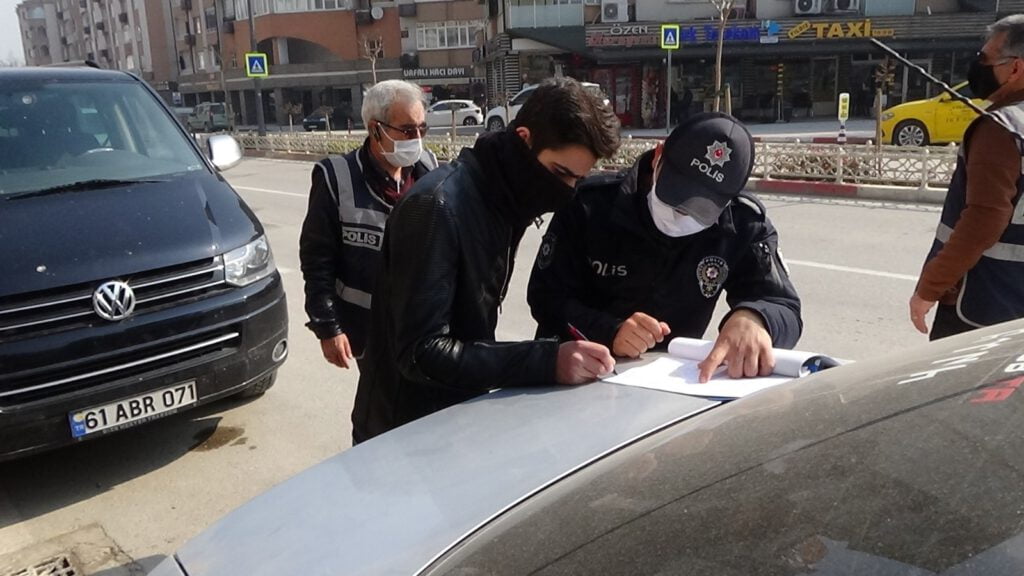 İzi̇n Belgesi̇ Çıkarmayınca Cezayı Yedi̇ler