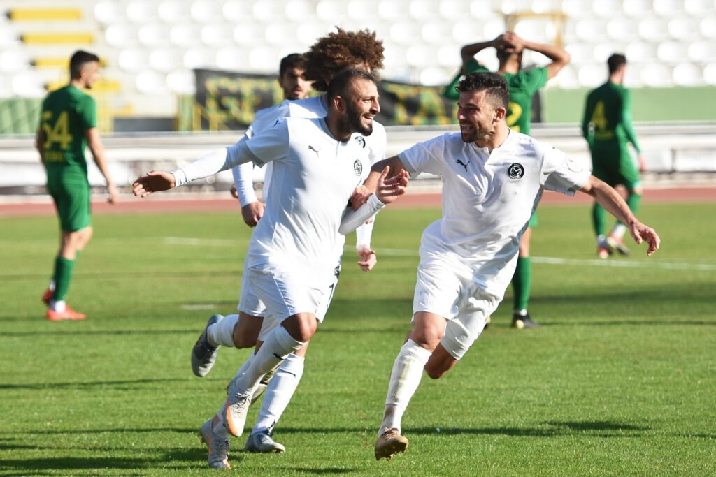 Mani̇sa Fk şampi̇yonluk içi̇n son vi̇rajlarda