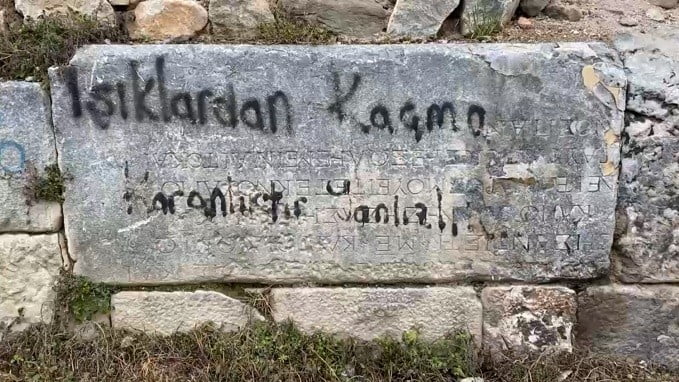 İzni̇k’te Tari̇he Saygısızlık