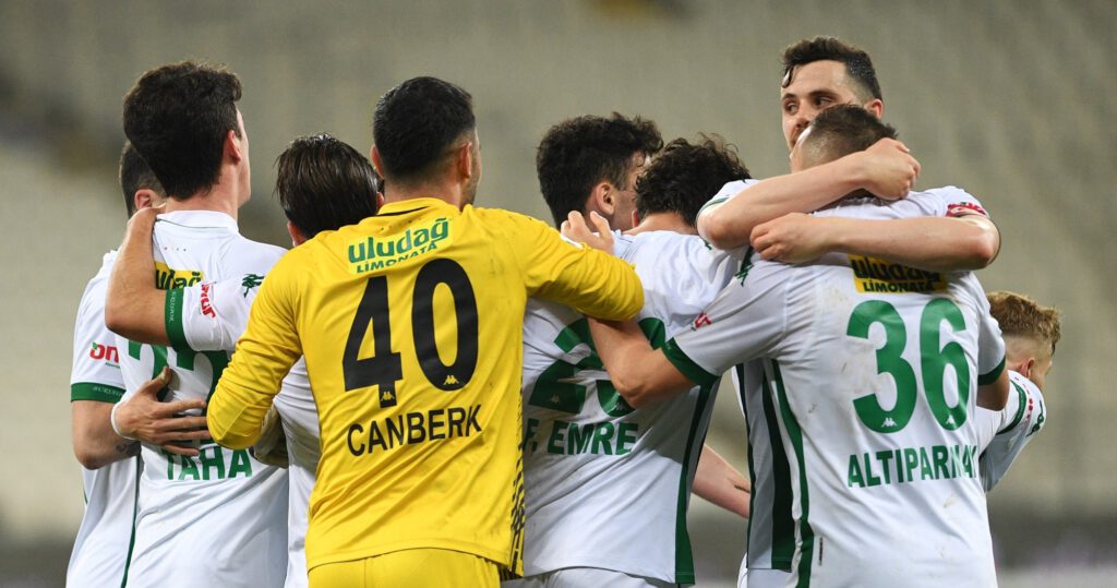 Bursaspor son dakikaları seviyor