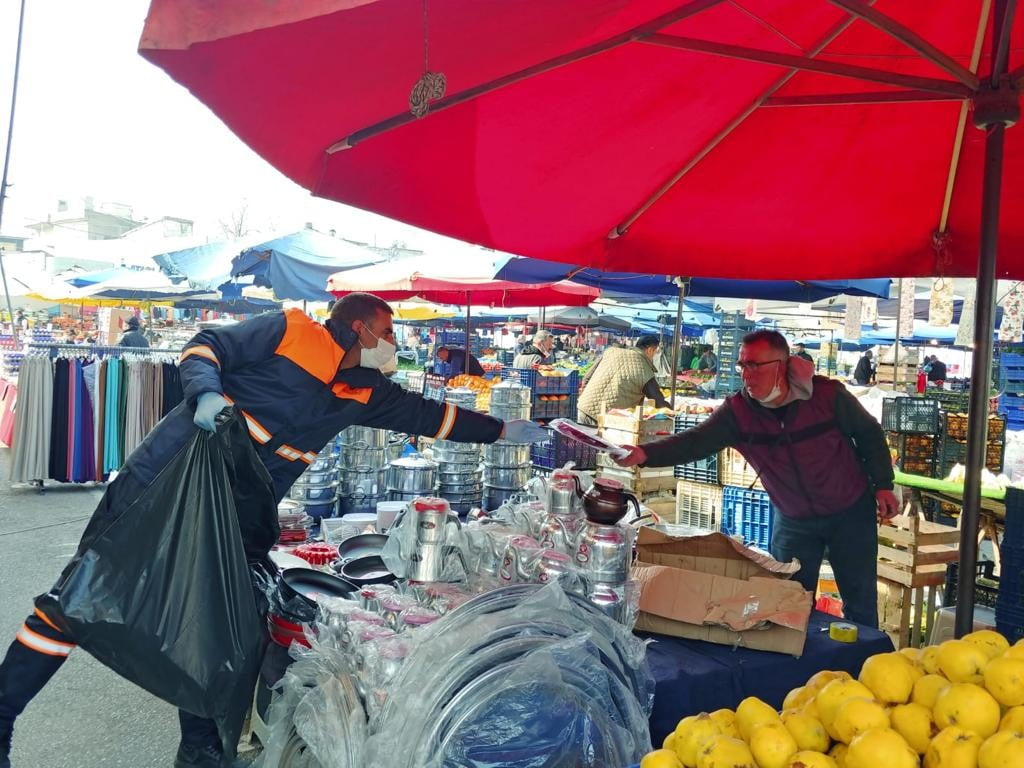 Pazarcılara 3 Bi̇n Si̇perli̇k