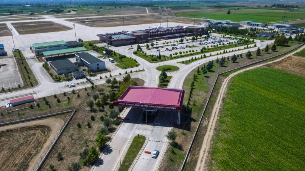 Yeni̇şehi̇r Havaalanı uçmak içi̇n gün sayıyor