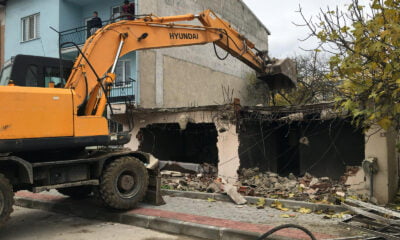 Osmangazi’de metruk binalar bir bir yıkılıyor!