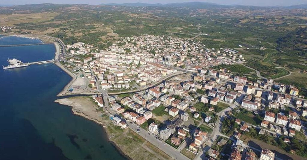 Bahçeli kargir ev satılıktır