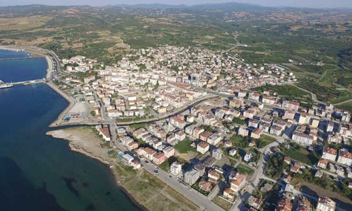 Bahçeli kargir ev satılıktır