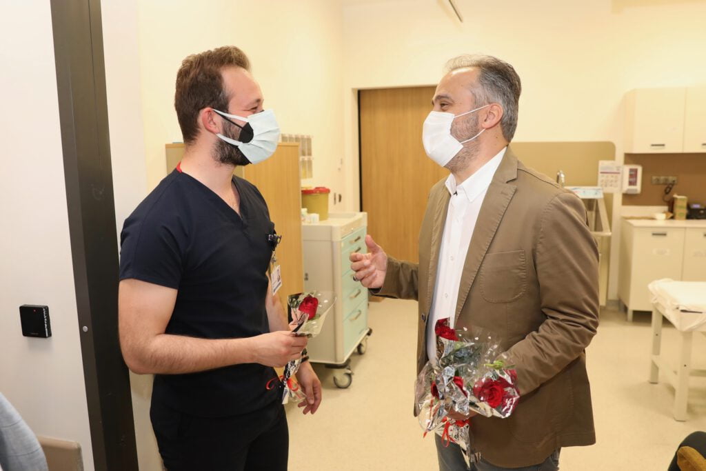 Başkan Aktaş hemşireleri unutmadı!