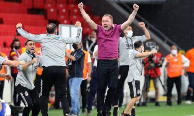 Şampiyon Beşiktaş oldu! Sergen Yalçın tarihe geçti!