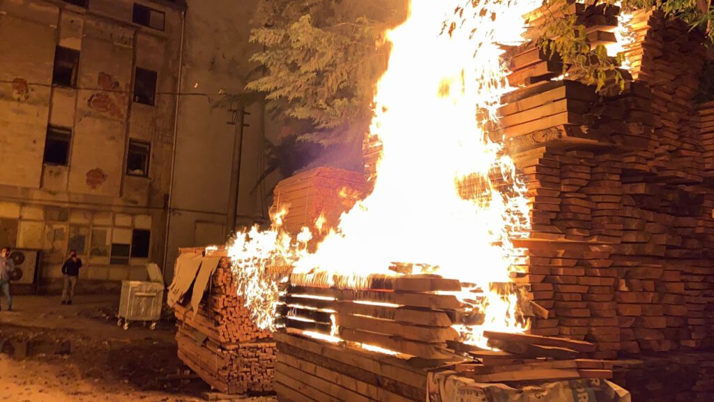 5 ayrı yeri yakan şahıs tutuklandı