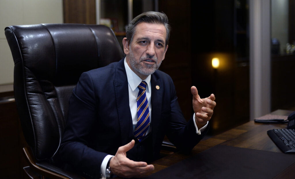 İbrahim Burkay’dan ‘Çalışma İzinleri’ Açıklaması