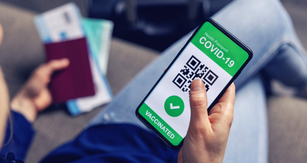 Aşı olan kişilere AB açık