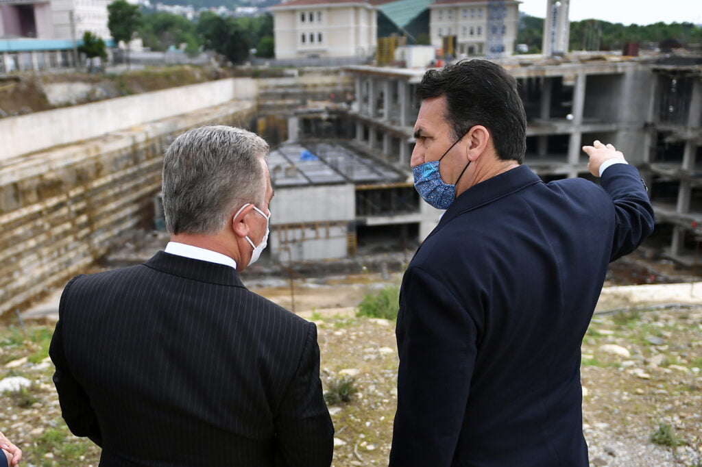 Osmangazi Meydanı, Bursalıları Heyecanlandırıyor