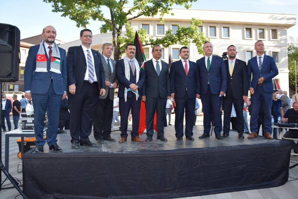 Bursa’da 10 siyasi parti il başkanı ortak açıklamayla zulmü kınadı!