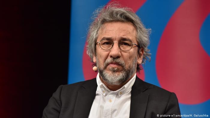 Can Dündar için yakalama emri çıkarıldı