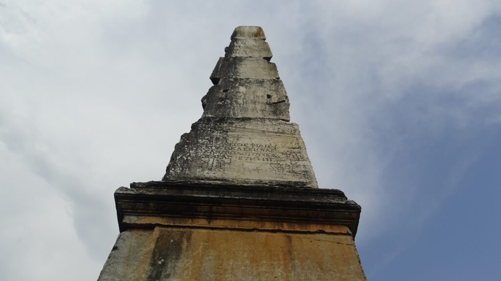 Roma dönemine ait anıt mezar 2 bin yıldır zamana meydan okuyor