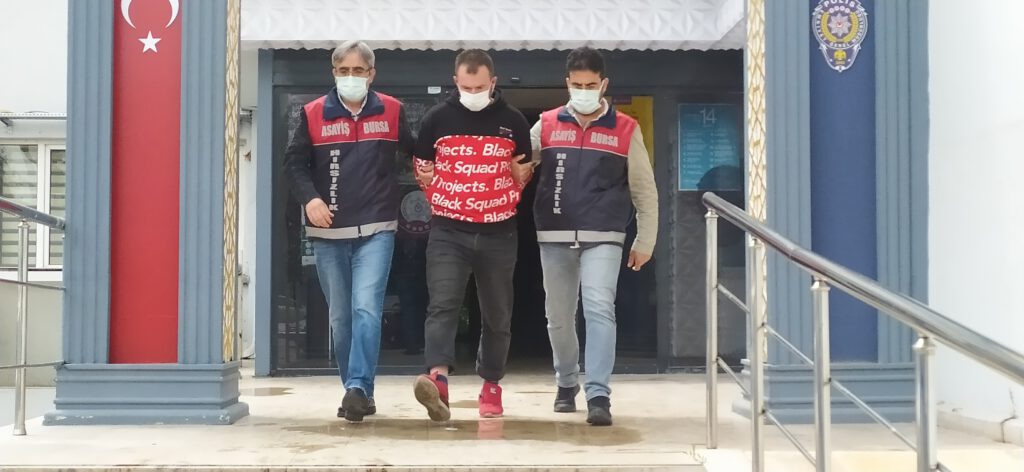 Bir hafta önce cezaevinden çıktı; sabah dükkan, akşam banka soydu