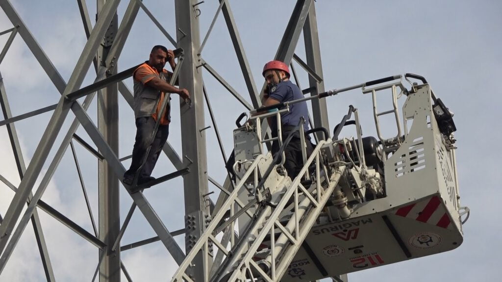 İntihar şovmeni vatandaşları böyle kandırıyormuş