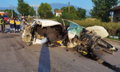 Otomobil beton direğe çarptı: 3 ölü, 2 ağır yaralı