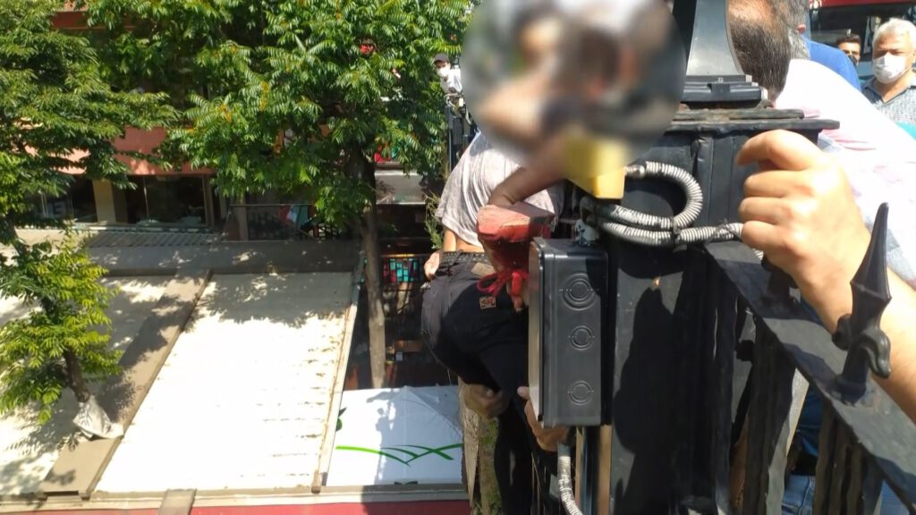 20 metreden atlayacakken son anda kurtarıldı