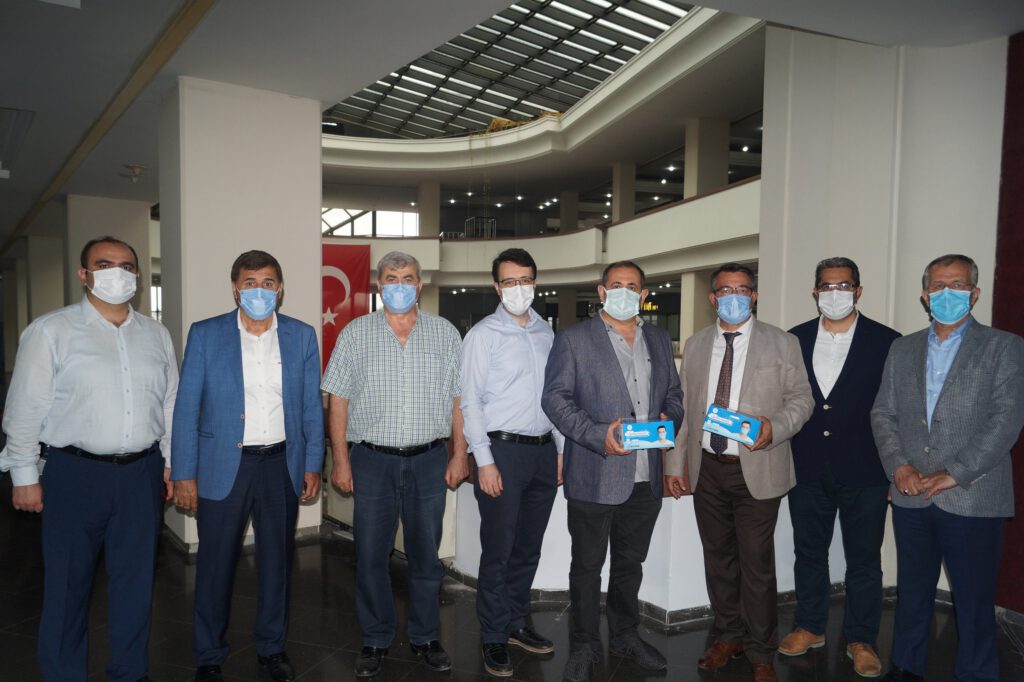BTSO, BUTTİM’de binlerce maske dağıttı