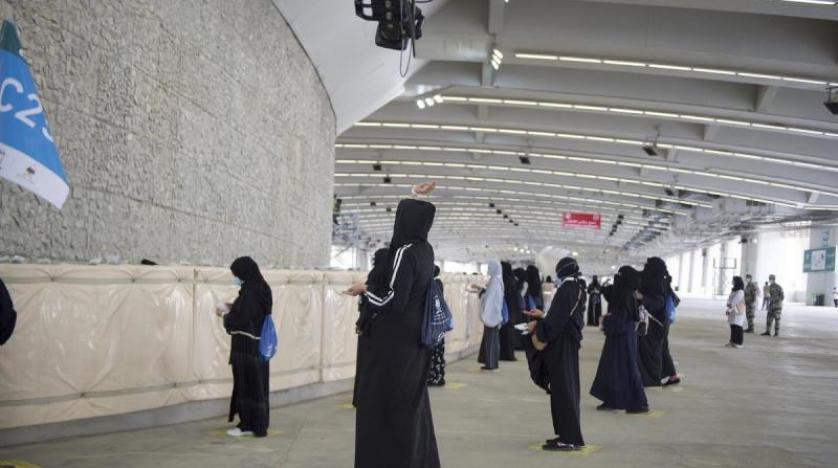 Suudi Arabistan’da kadınlar erkek vasisi olmadan Hac yapabilecek