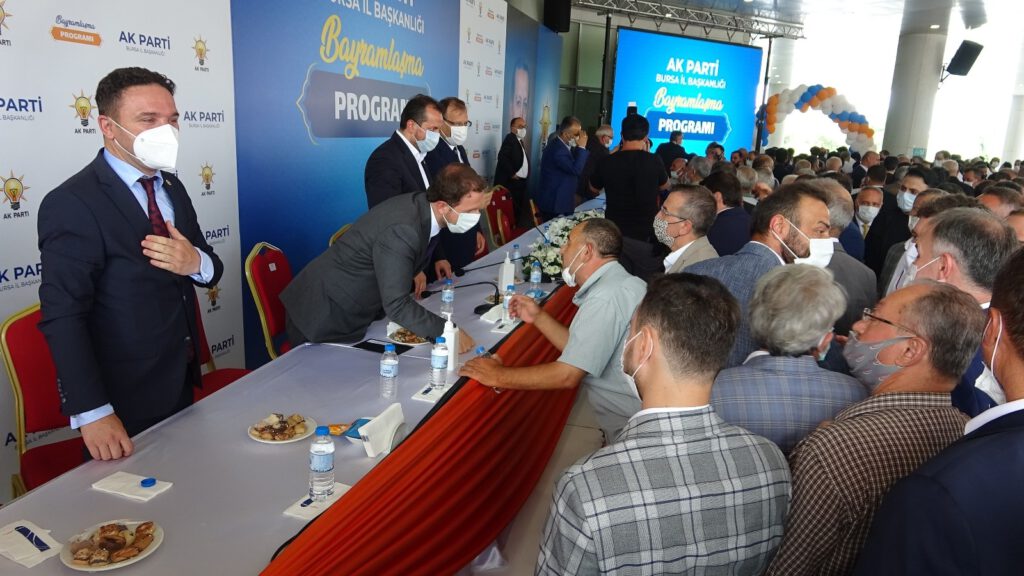 AK Parti ailesi bayramlaştı