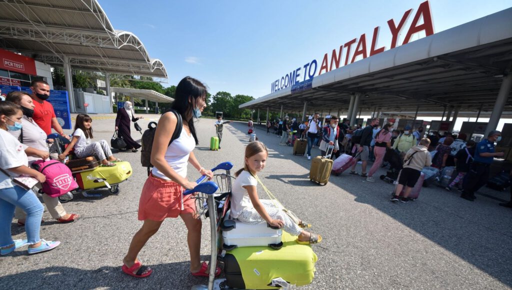 Antalya’daki turist sayısı 3 milyonu geçti