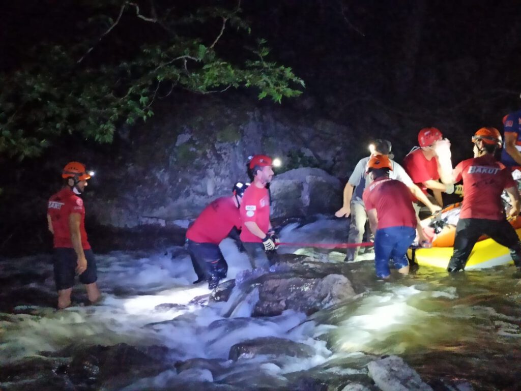 Ayağı kaydı, 4 saat süren operasyonla kurtarıldı