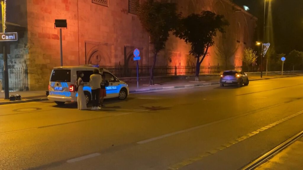 Bursa’da yaşlı adama motosiklet çarptı