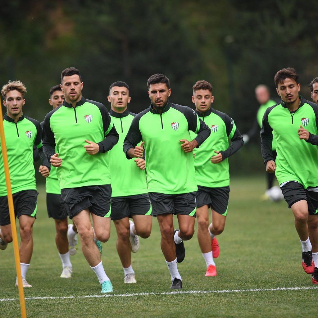 Bursaspor, ilk antrenmanını gerçekleştirdi