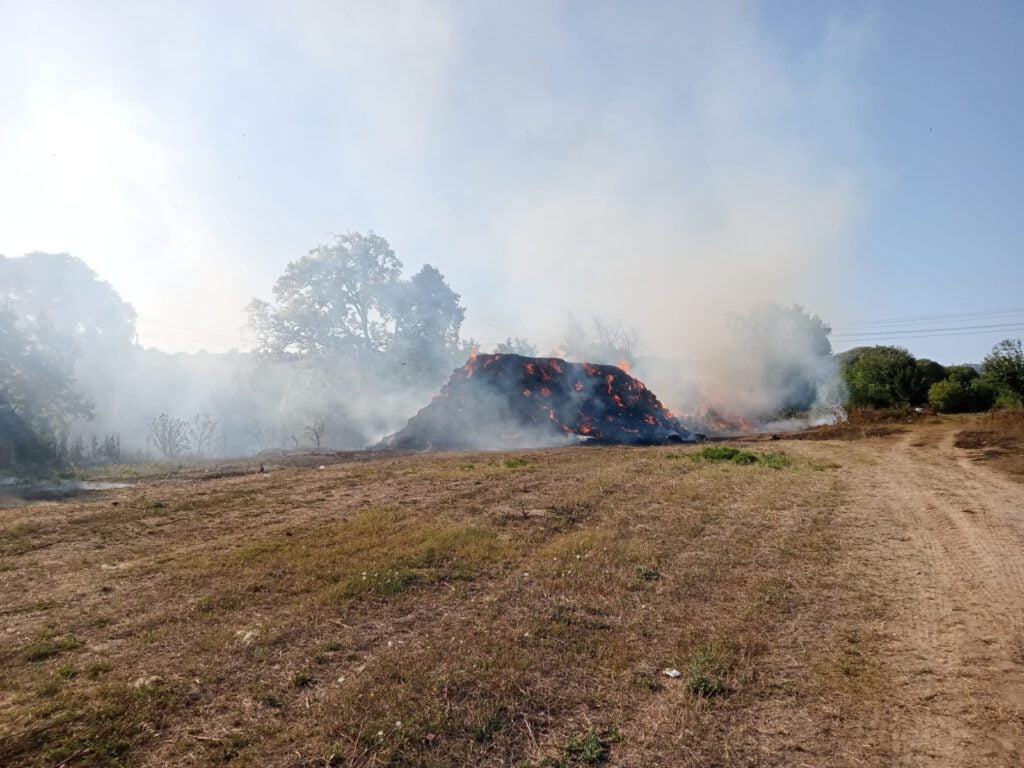 Çiftçinin bir yıllık emeği küle döndü