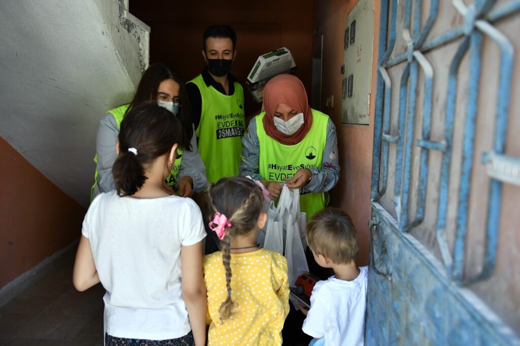 Çocukların bayramlıkları Osmangazi̇’den