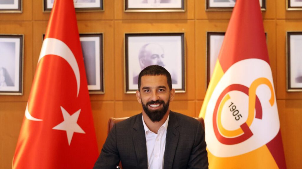 Galatasaray, Arda Turan’ın sözleşmesini uzattı