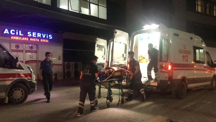 Uyardığı için silahla vurularak yaralandı