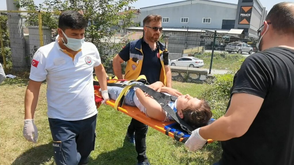 Gençleri̇n dondurma sevdası kazayla bitti