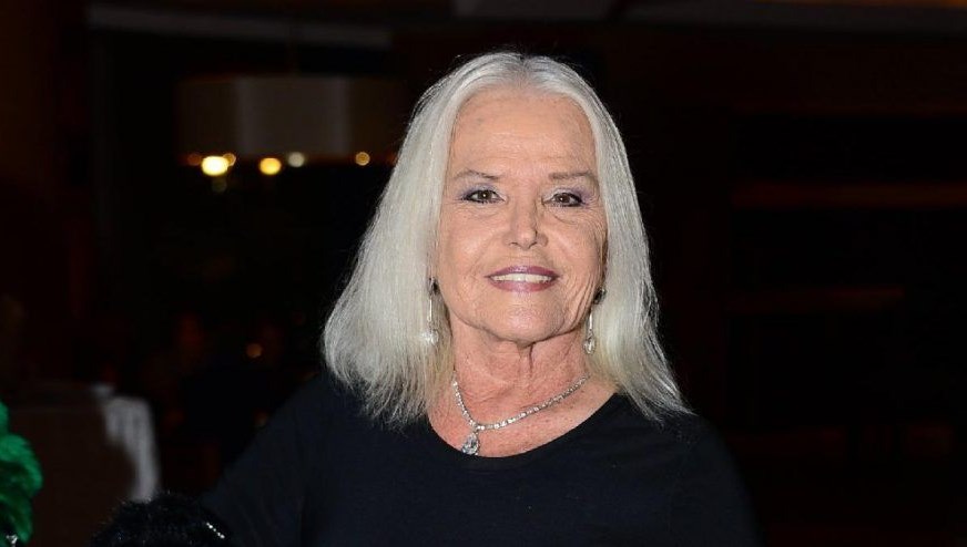 Gönül Yazar’ın kaburgaları kırıldı