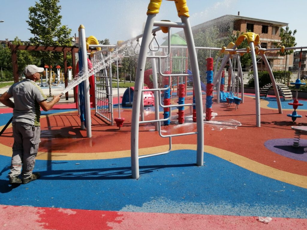 İnegöl’de bayram temi̇zli̇ği̇ sürüyor