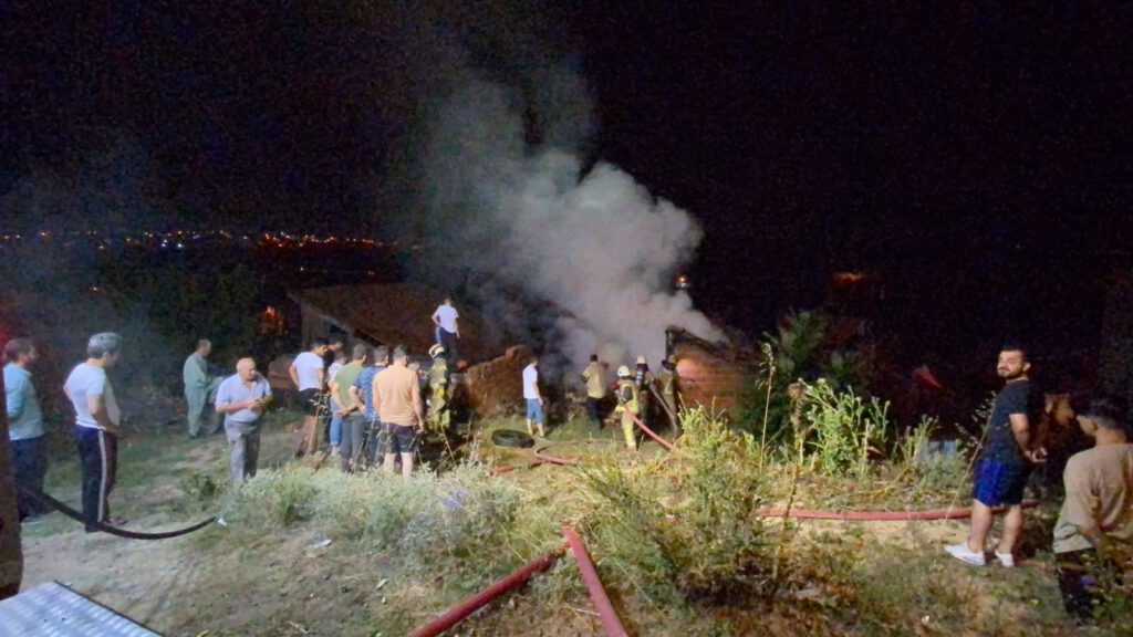 İnegöl’de gece yarısı yangın çıktı