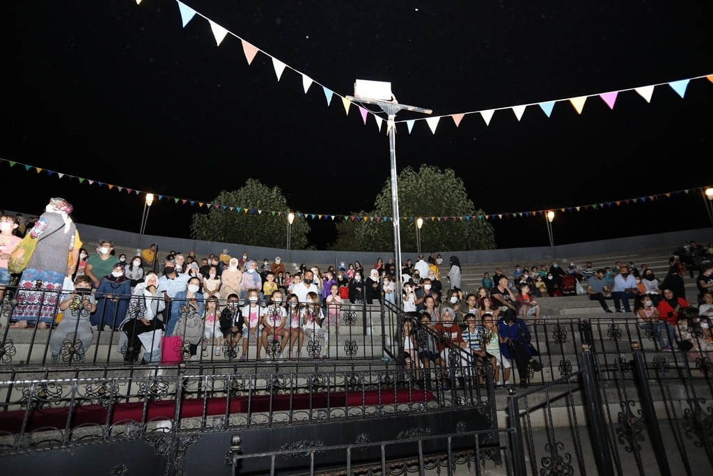 İnegöl’de kahkaha rüzgarı