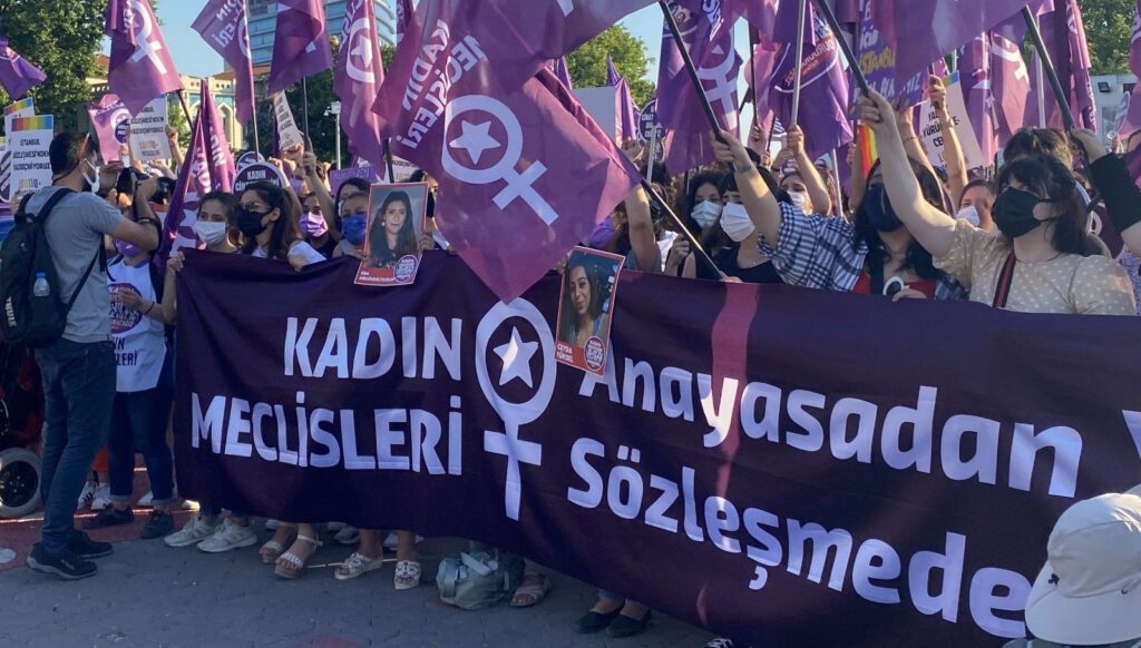 İstanbul Sözleşmesi’nin feshi protesto edildi