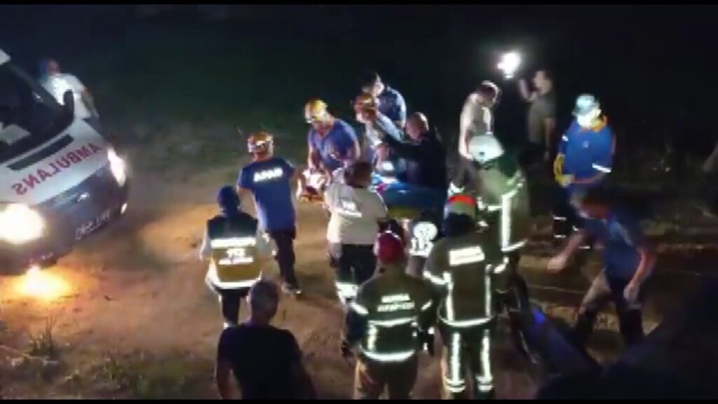 Bursa’da otomobil su kanalına uçtu : 5 yaralı