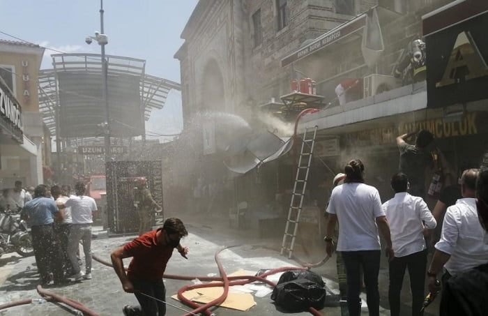 Koza Han’da yangın çıktı