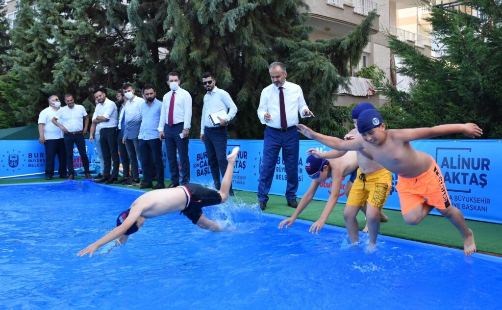 Mudanya’daki havuz martılara kaldı!