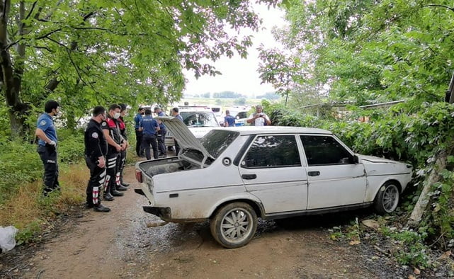 Kaçarken polis otosuna çarpıp kaza yaptı