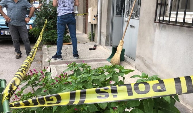 Pompalı tüfekle babasını vurdu