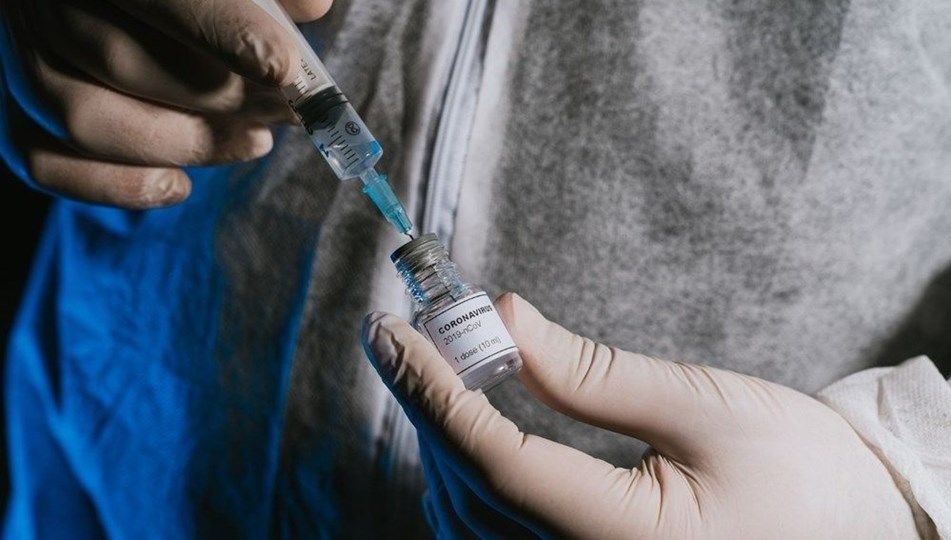 Yetişkinlerin yüzde 70’i en az bir doz aşı oldu