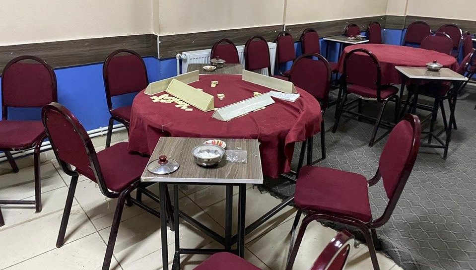 2 doz aşı olmayan kahvehaneye alınmayacak