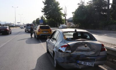 Ticari taksi ile otomobil çarpıştı: 2 yaralı