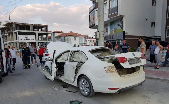 Gaz kaçıran tüp, bomba gibi patladı