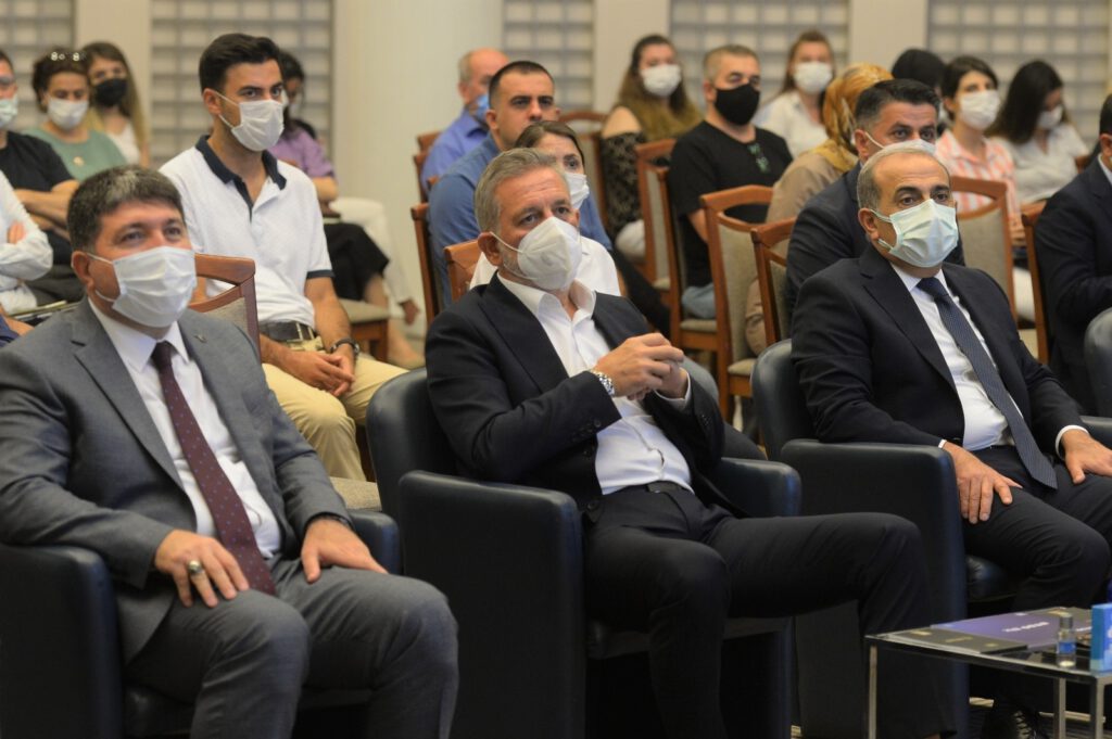 Bursa, istihdamdan vazgeçmedi